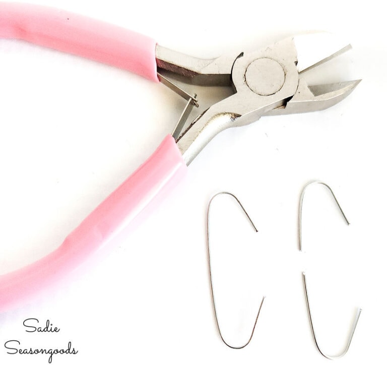 How to Make Christmas Ornament Hooks for Your Mini Ornaments