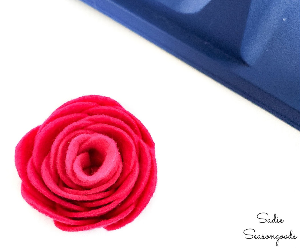 felt rose that was made from 12 circles of felt
