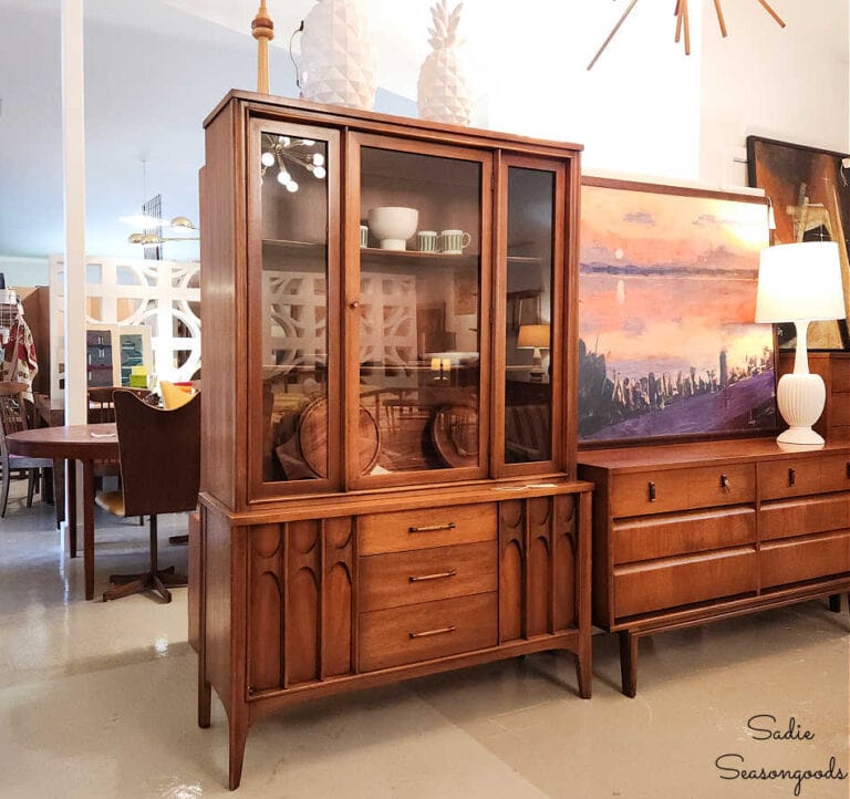 Antique and Thrift Stores in Fort Myers, FL Let's Go Thrifting!