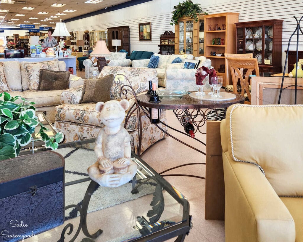 Antique and Thrift Stores in Fort Myers, FL Let's Go Thrifting!