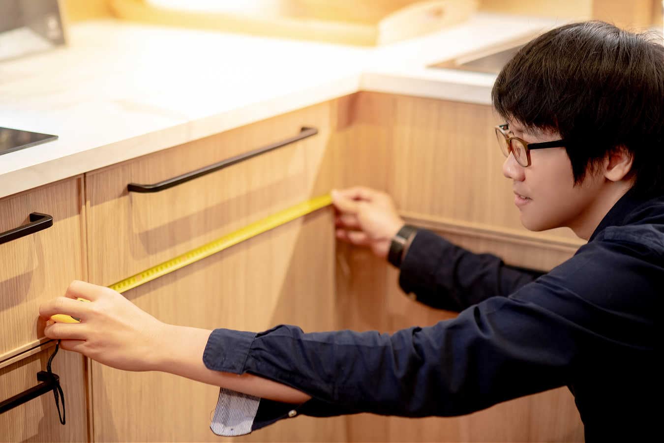 preparing to paint the kitchen cabinets