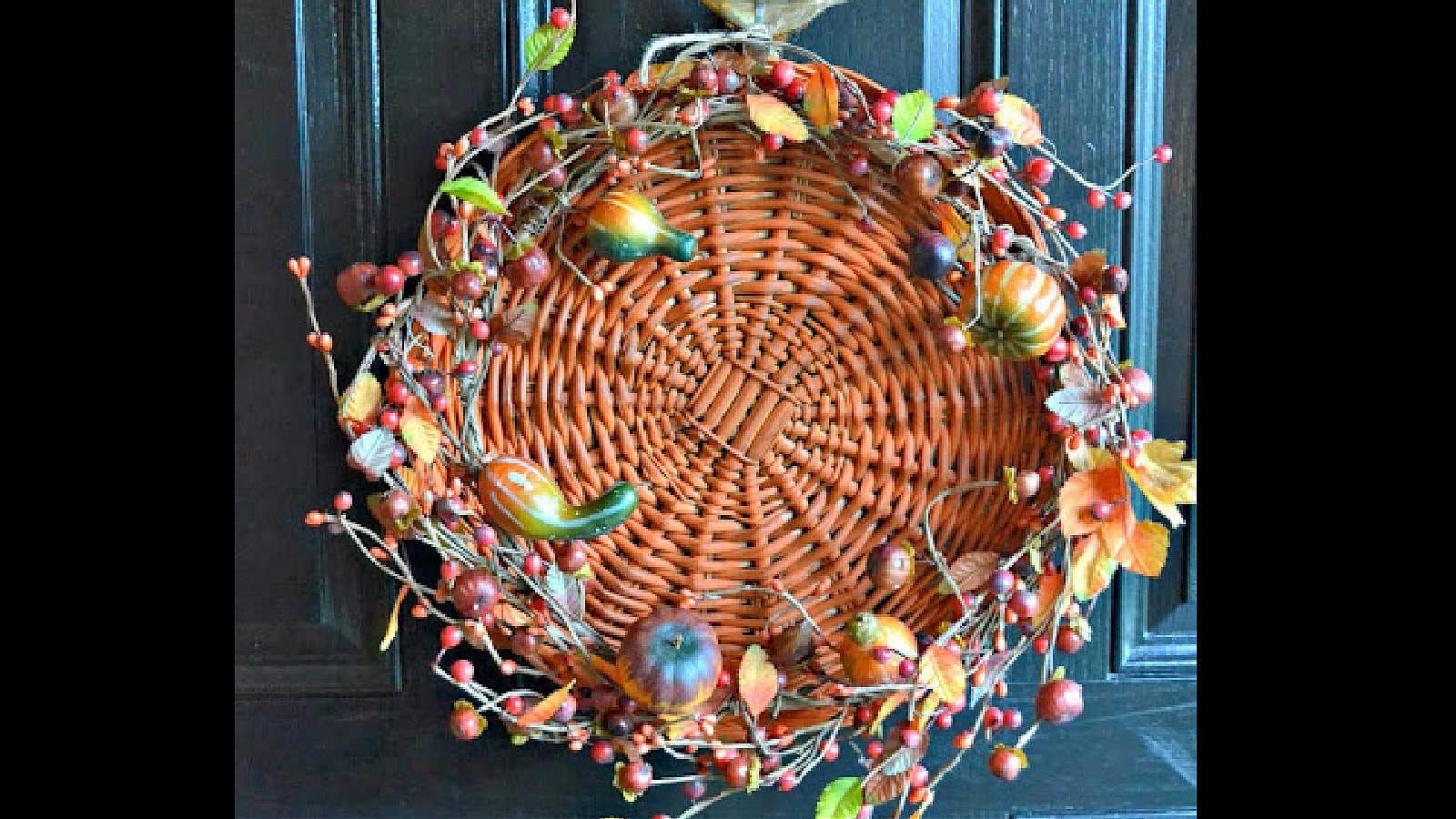 flat basket as an autumn wreath