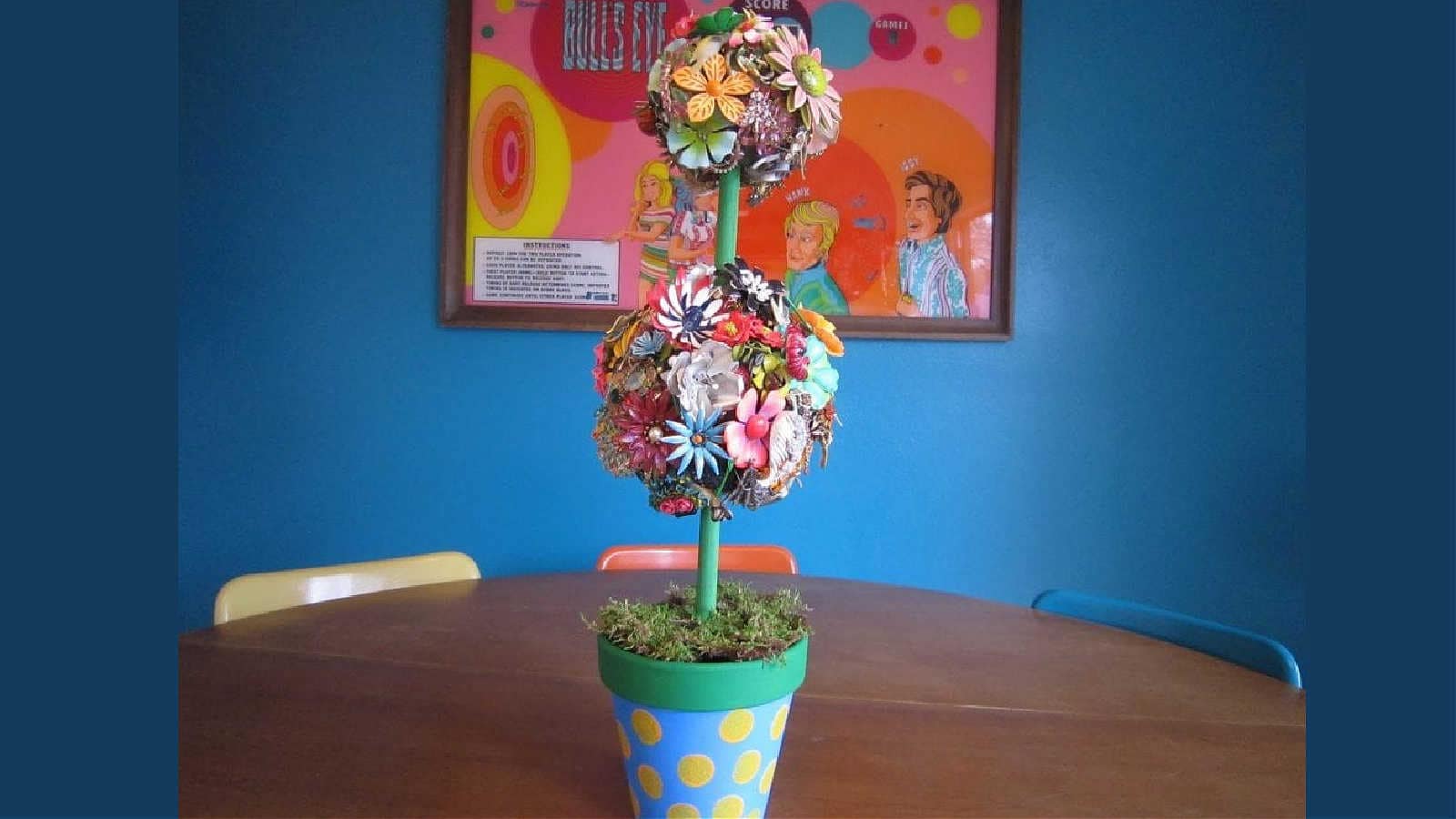 topiary tree from vintage brooches