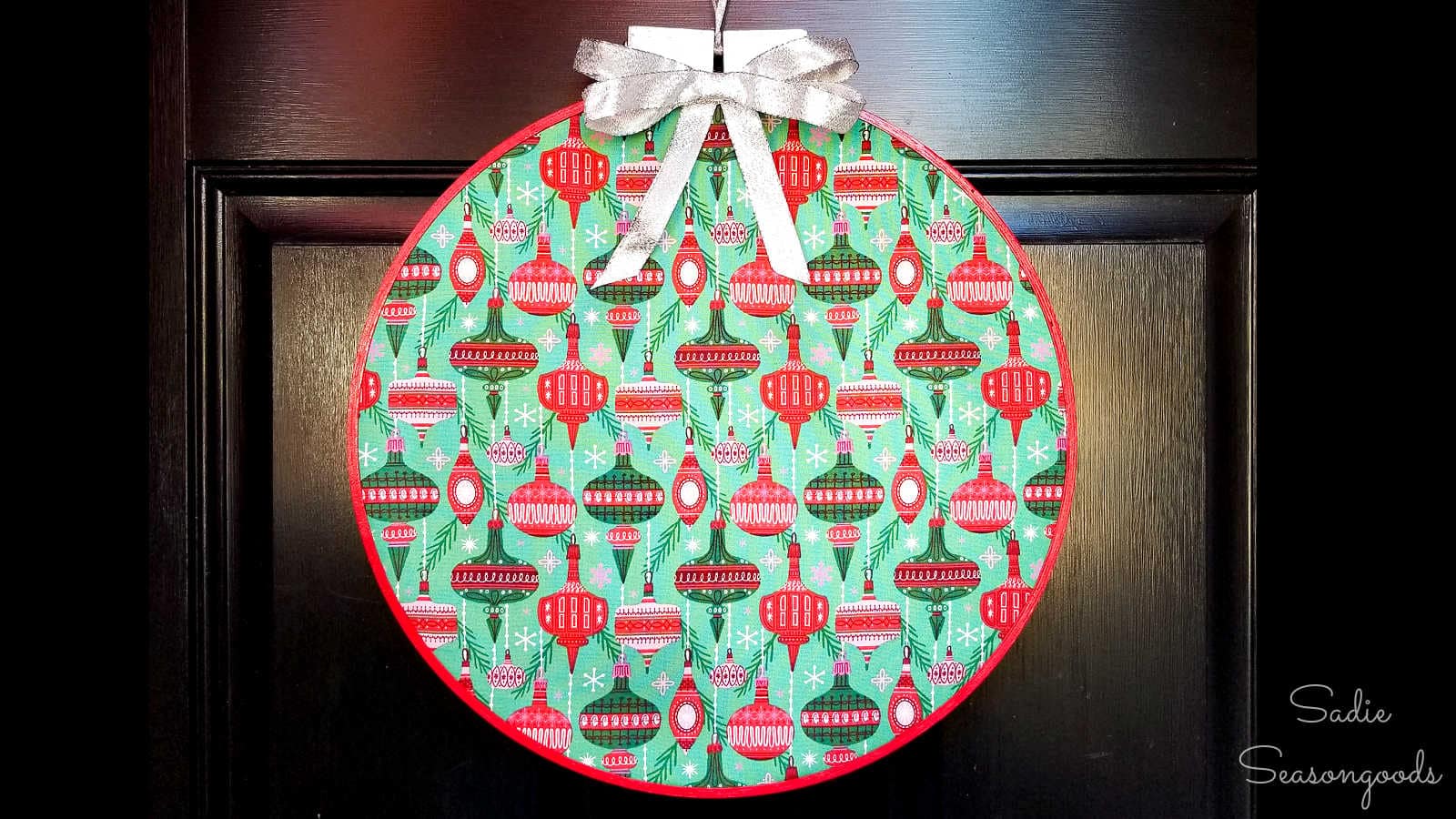 christmas ornament wreath