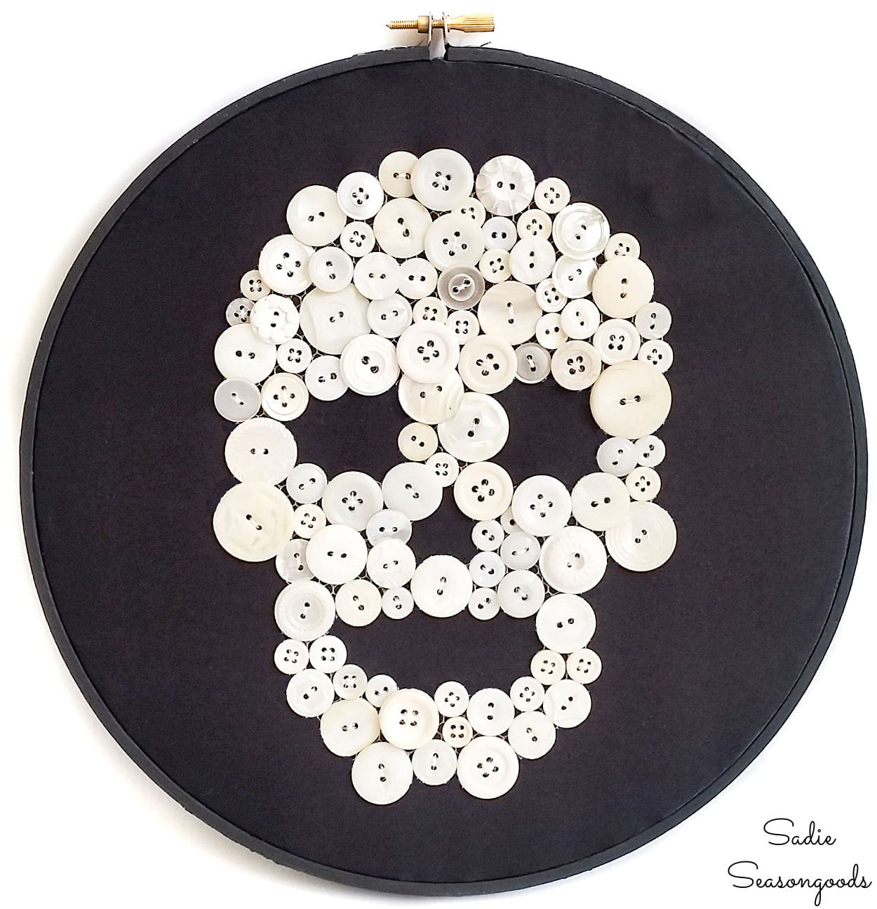 Magnolia Mamas : Button Crafts for Halloween