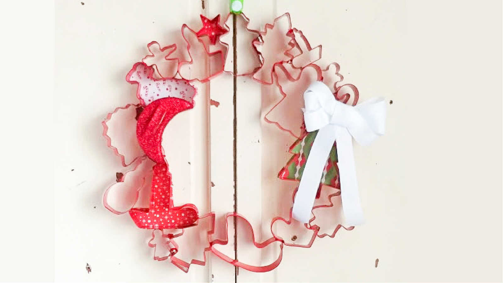 christmas wreath ideas with cookie cutters