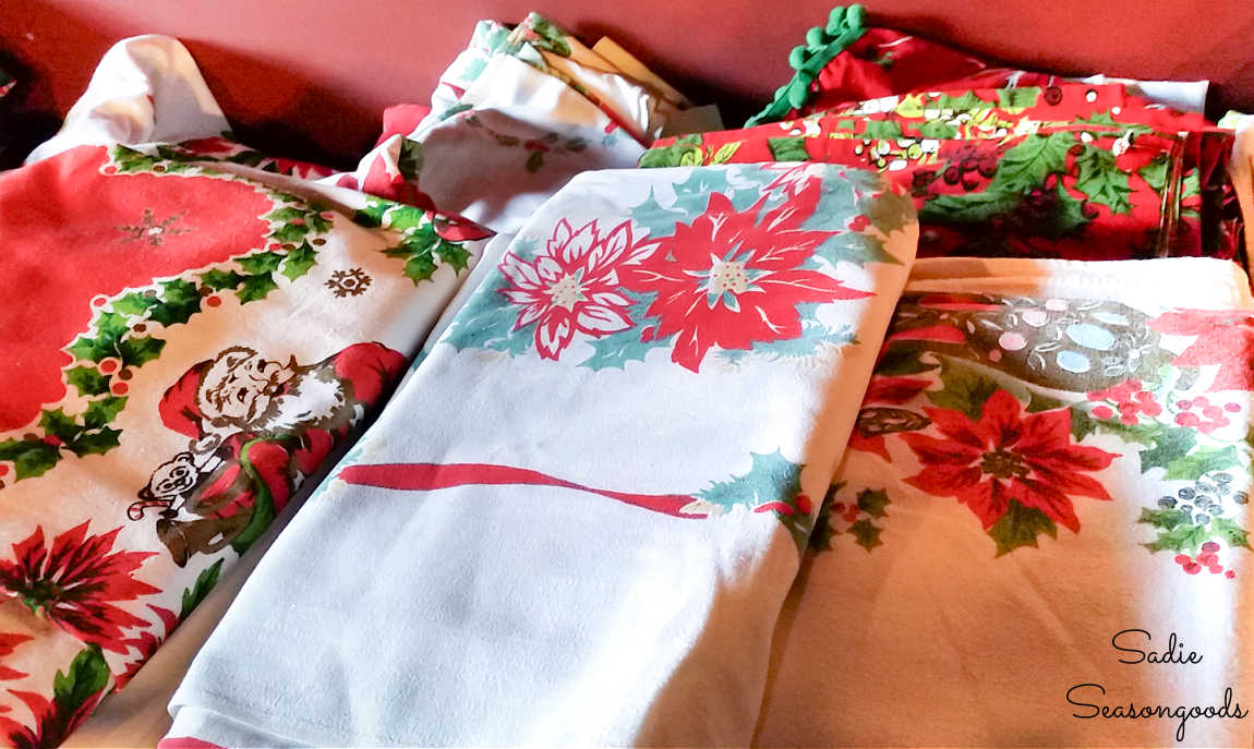 vintage christmas tablecloths and napkins