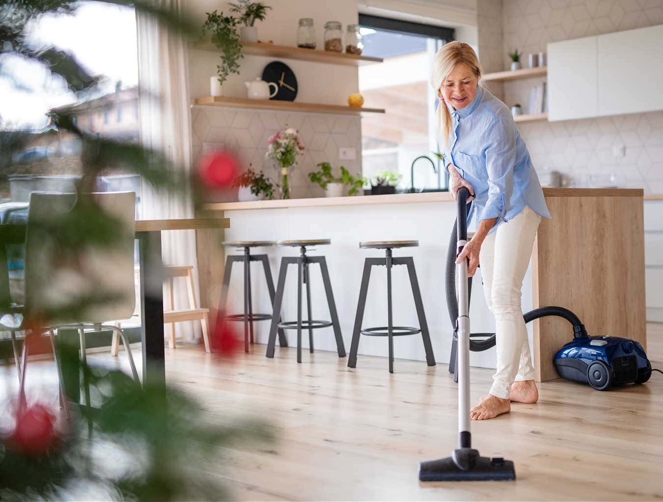 Handling the Hosting Pressure of the Season: Holiday Cleaning and Organizing Tips