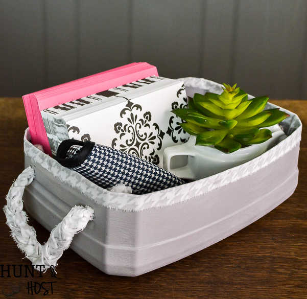 storage tray from a kitty litter container