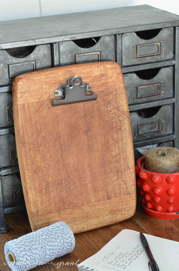 diy clipboard from a wooden cutting board