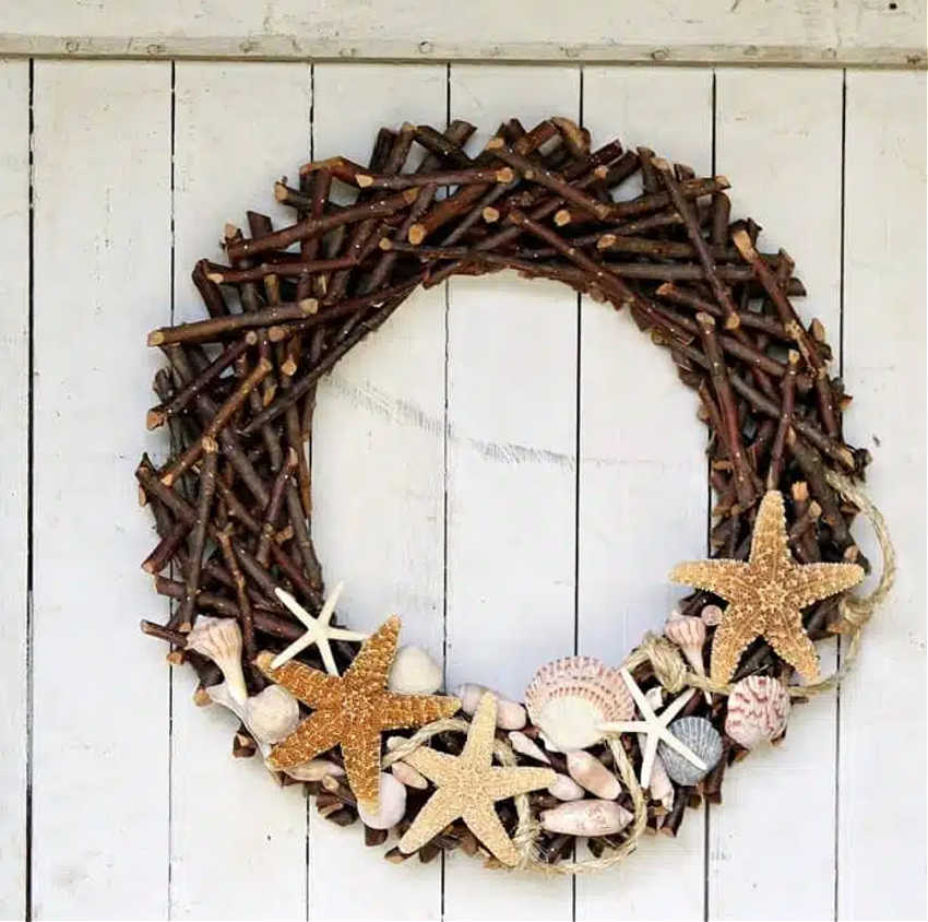 summer wreath with shells