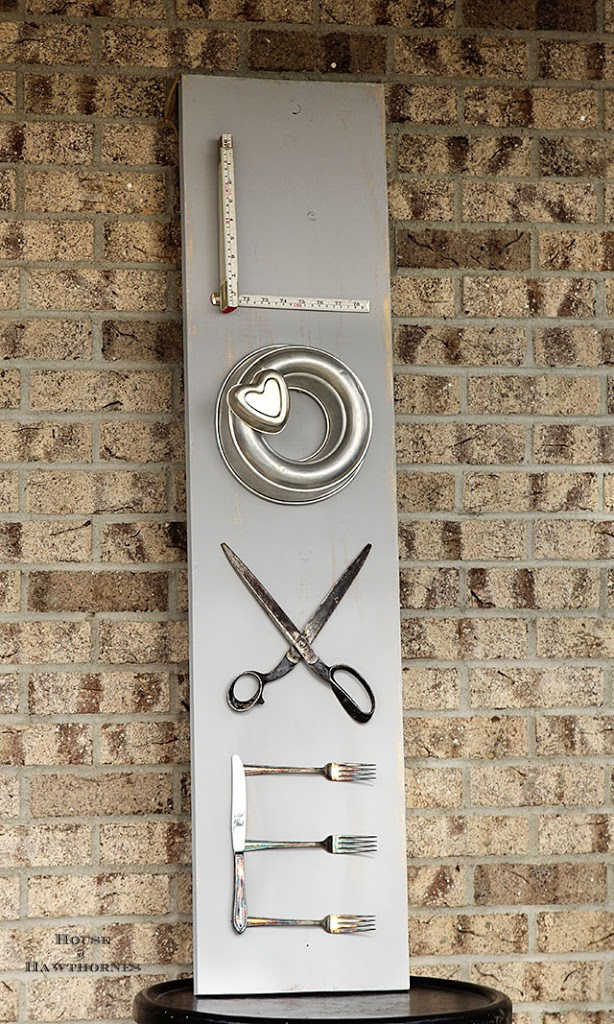 word sign with silverware