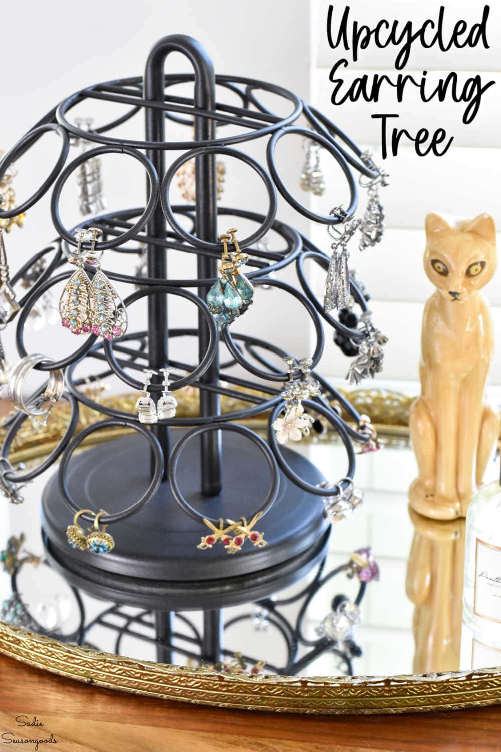 rotating earring holder