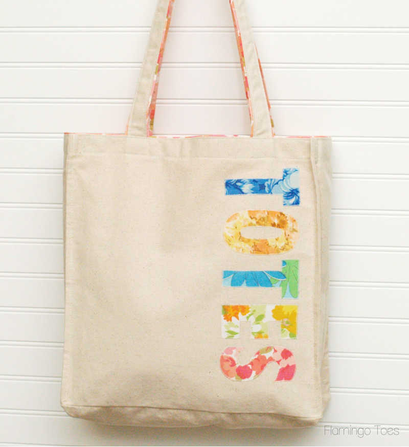 embellishing a tote bag with fabric from vintage sheets