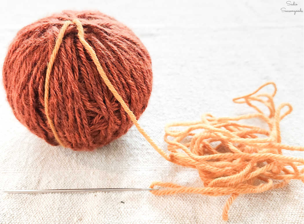making a yarn pumpkin