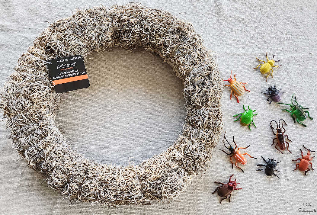 making a creepy crawly wreath for halloween