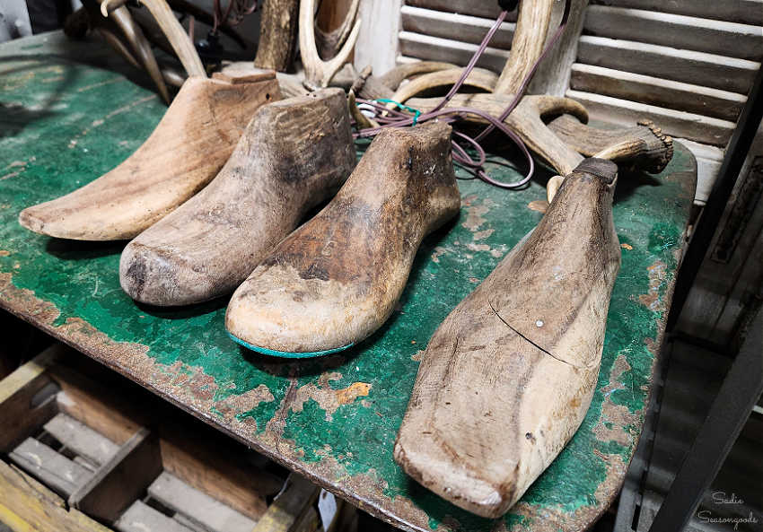 wooden shoemaker last
