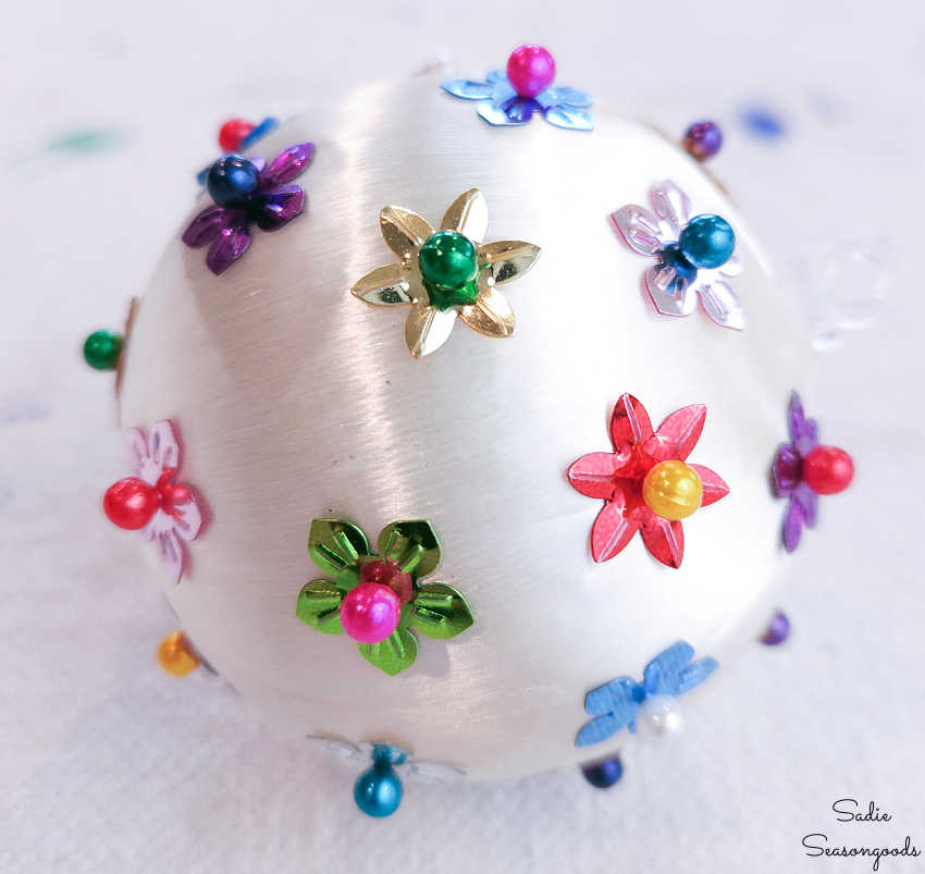 easy beaded ornament idea