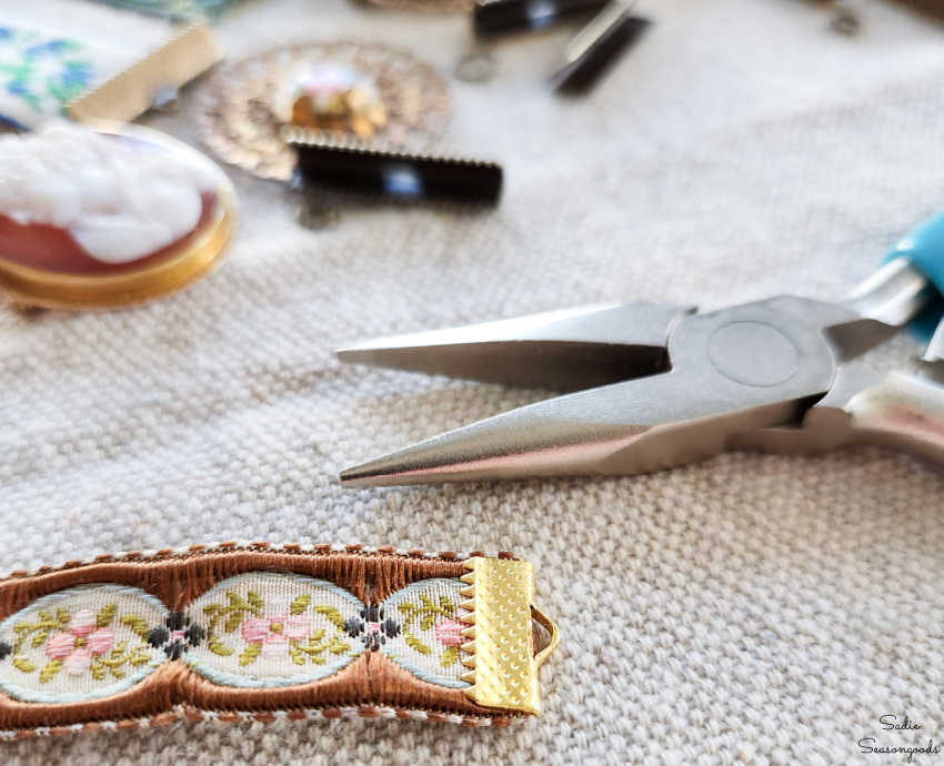 using ribbon clamps when making bookmarks