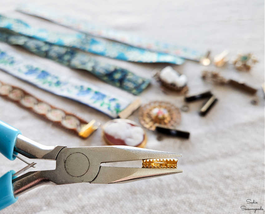 pre-closing the ribbon clamps