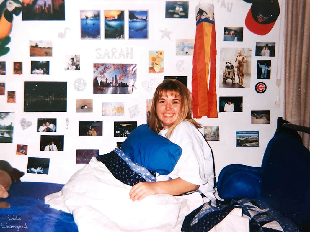 90s college dorm room