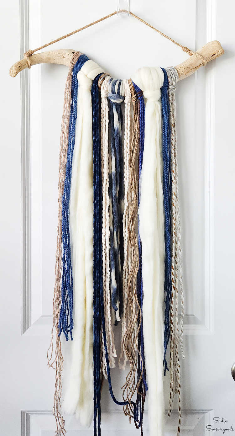 craft process for making an easy yarn wall hanging