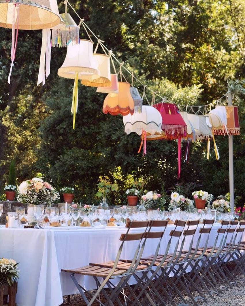 outdoor dining decor with lampshades